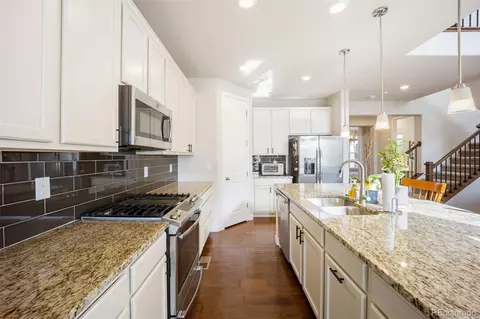 Kitchen - 27786 E Alder Dr, Aurora, CO 80016 photo 4 of 5