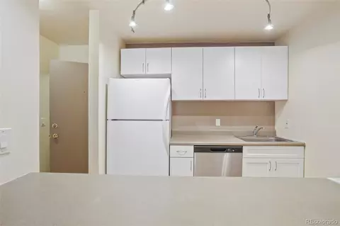 Kitchen - 2707 Valmont Rd #211B, Boulder, CO 80304 photo 5 of 5