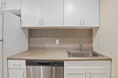 Kitchen - 2707 Valmont Rd #211B, Boulder, CO 80304 photo 3 of 5