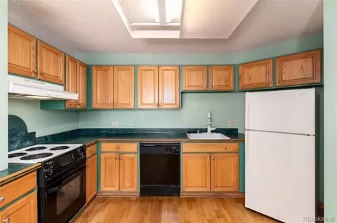 Kitchen - 550 E 12th Ave #907, Denver, CO 80203 photo 1 of 2