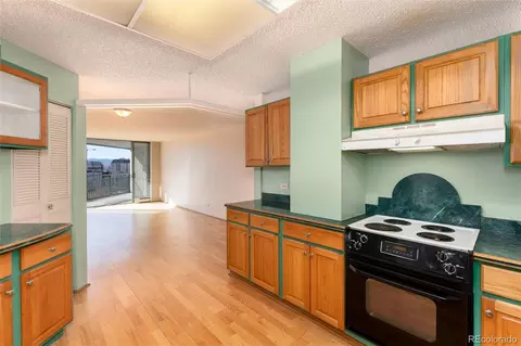 Kitchen - 550 E 12th Ave #907, Denver, CO 80203 photo 2 of 2