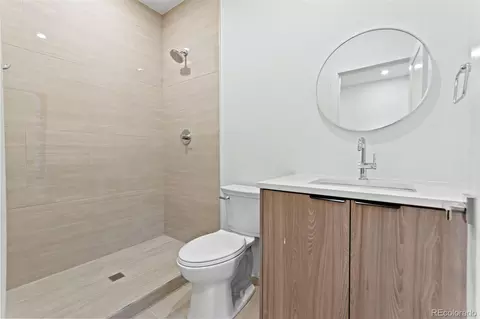 Bath - 1446 Stuart St, Denver, CO 80204 photo 4 of 7