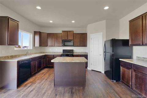 47418 Lilac Ave, Bennett, CO 80102 photo 3