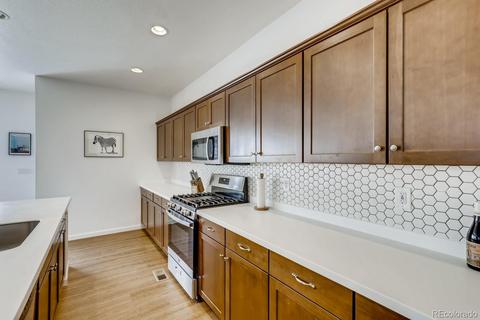 27825 E 7th Pl, Aurora, CO 80018 photo 8
