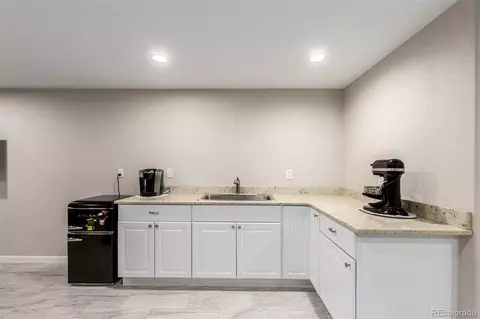Kitchen - 25876 E Maple Pl, Aurora, CO 80018 photo 2 of 2