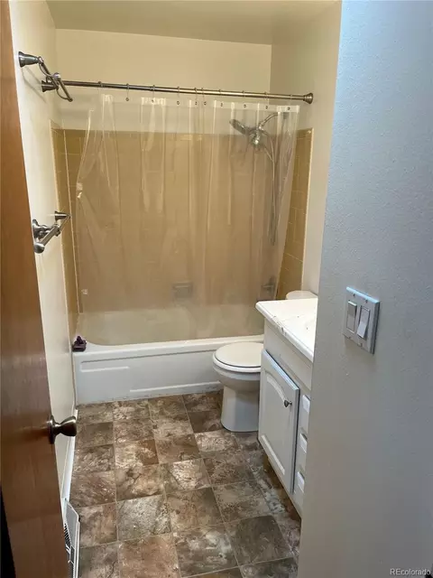 Bath - 2000-2010 Jay St, Edgewater, CO 80214 photo 1 of 1