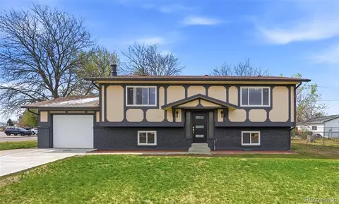 56352 Sunset Ave, Strasburg, CO 80136