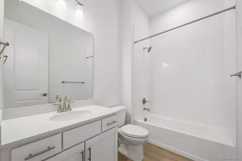 Bath - 5509 Green Thumb Ave, Longmont, CO 80504 photo 1 of 4