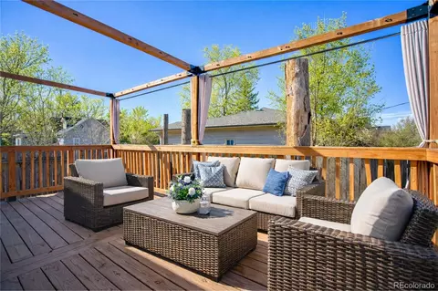 447 W 8th St, Loveland, CO 80537