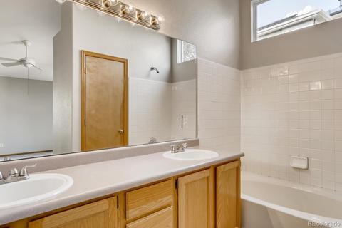 18298 E Baltic Pl, Aurora, CO 80013 photo 9