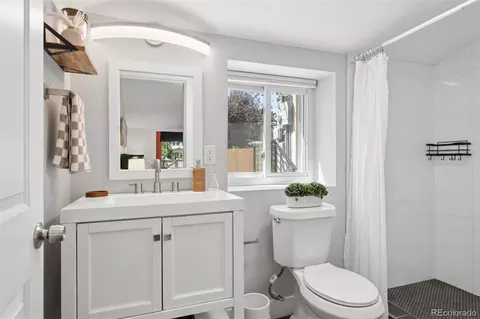 Bath - 4827 Meade St, Denver, CO 80221 photo 2 of 5