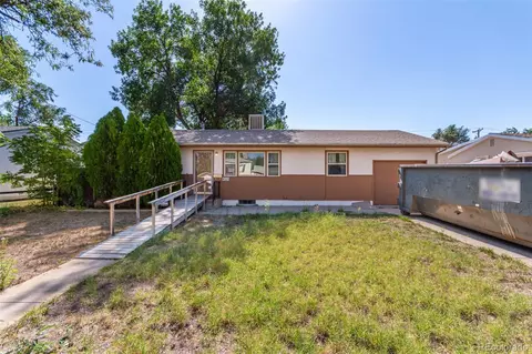52 Caledonia Rd, Pueblo, CO 81001
