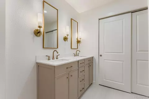Bath - 8672 Iris St, Arvada, CO 80005 photo 2 of 4