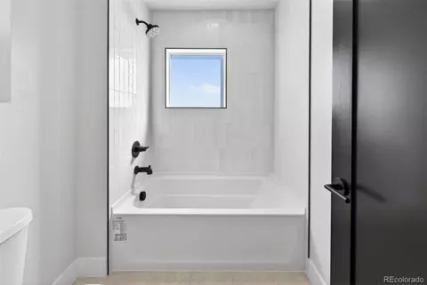 Bath - 826 N Cherry St #2, Denver, CO 80220 photo 6 of 6