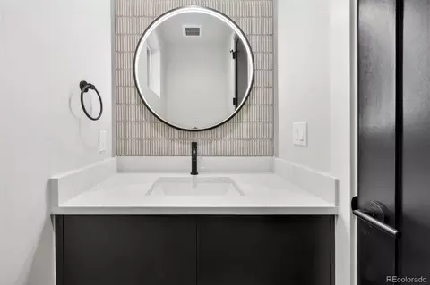 Bath - 826 N Cherry St #2, Denver, CO 80220 photo 1 of 6