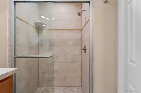 Bath - 12662 E Bates Cir, Aurora, CO 80014 photo 1 of 4