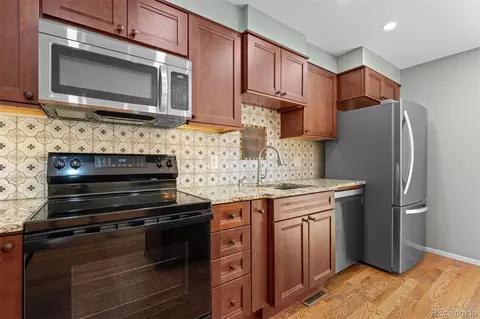 Kitchen - 12662 E Bates Cir, Aurora, CO 80014 photo 4 of 5