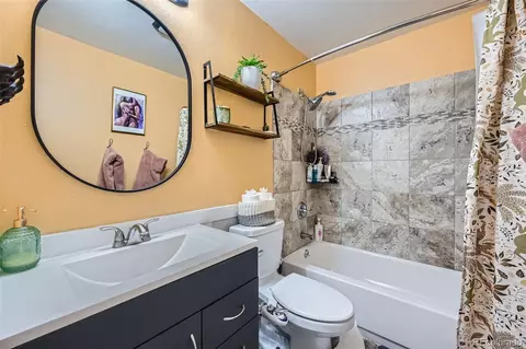 Bath - 18662 E Brown Pl, Aurora, CO 80013 photo 1 of 4