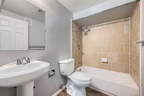 Bath - 18662 E Brown Pl, Aurora, CO 80013 photo 3 of 4