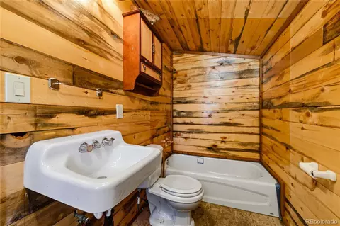 Bath - 2126 E Path, Cotopaxi, CO 81223 photo 1 of 1