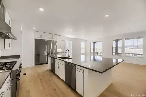 Kitchen - 15402 W Dequesne Ave, Morrison, CO 80465 photo 1 of 2