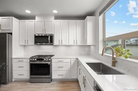 Kitchen - 9110 E 52nd Dr, Denver, CO 80238 photo 2 of 6