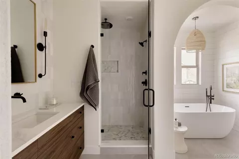 Bath - 9041 E 29th Ave, Denver, CO 80238 photo 3 of 7