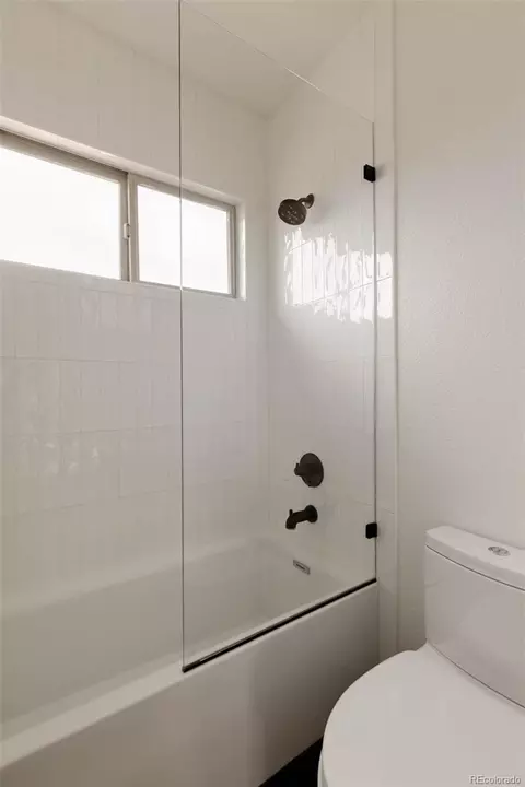 Bath - 9041 E 29th Ave, Denver, CO 80238 photo 5 of 7
