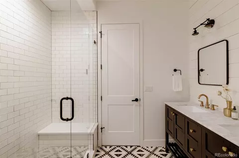 Bath - 9041 E 29th Ave, Denver, CO 80238 photo 6 of 7