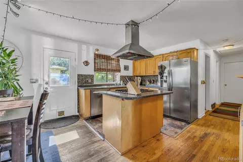 Kitchen - 360 31st St, Boulder, CO 80305 photo 4 of 5