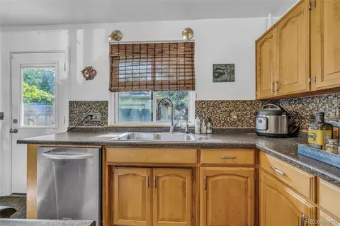 Kitchen - 360 31st St, Boulder, CO 80305 photo 2 of 5