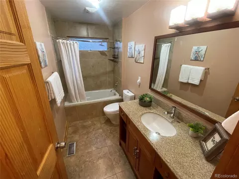 Bath - 1280 Ithaca Dr, Boulder, CO 80305 photo 3 of 8