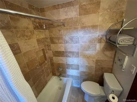 Bath - 1280 Ithaca Dr, Boulder, CO 80305 photo 2 of 8