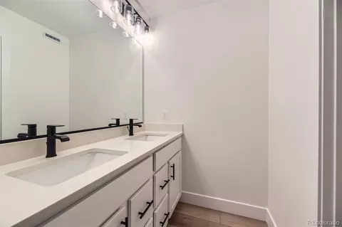 Bath - 42992 Colonial Trl, Elizabeth, CO 80107 photo 3 of 4