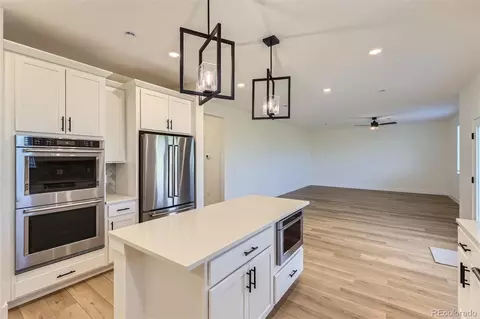 Kitchen - 42992 Colonial Trl, Elizabeth, CO 80107 photo 3 of 3