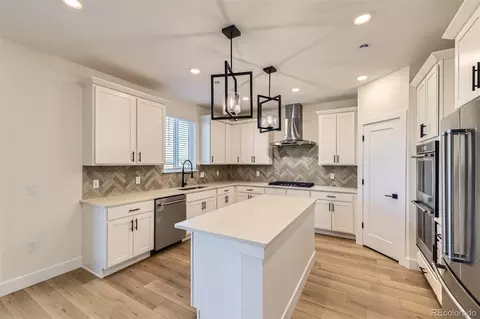 Kitchen - 42992 Colonial Trl, Elizabeth, CO 80107 photo 1 of 3