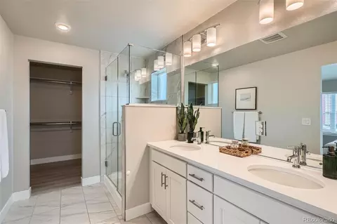 Bath - 9769 E 62nd Dr, Denver, CO 80238 photo 1 of 4