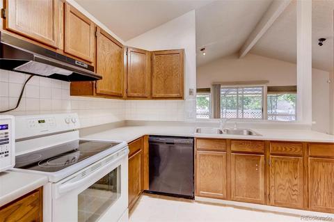13045 Elgin Dr, Denver, CO 80239 photo 8