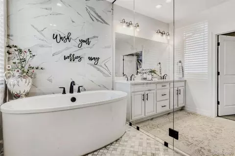 Bath - 27841 E Lakeview Dr, Aurora, CO 80016 photo 4 of 10