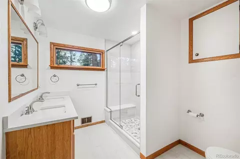 Bath - 6460 Doris Ln, Evergreen, CO 80439 photo 1 of 2