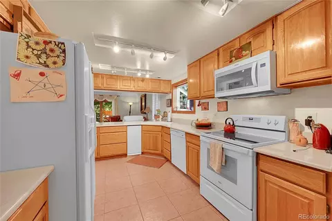 Kitchen - 16010 E Lehigh Cir, Aurora, CO 80013 photo 3 of 4