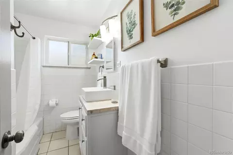 Bath - 3115 N Steele St, Denver, CO 80205 photo 2 of 4