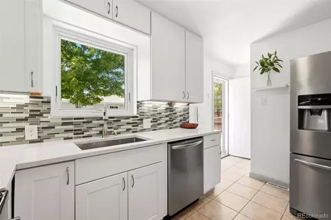 Kitchen - 3115 N Steele St, Denver, CO 80205 photo 2 of 3