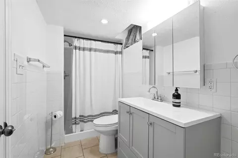 Bath - 3115 N Steele St, Denver, CO 80205 photo 3 of 4