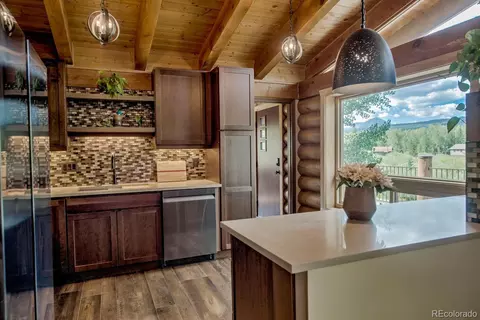 Kitchen - 254 Hillside Dr, Silverthorne, CO 80498 photo 5 of 7