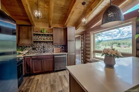 Kitchen - 254 Hillside Dr, Silverthorne, CO 80498 photo 4 of 7