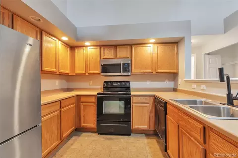 Kitchen - 18622 E Water Dr #E, Aurora, CO 80013 photo 1 of 1