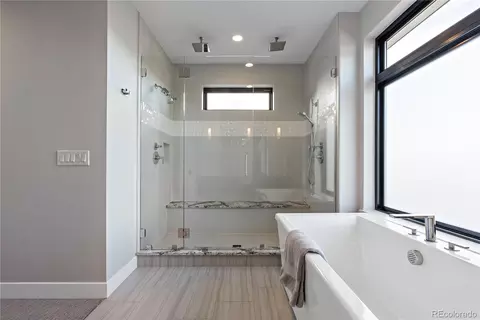Bath - 4234 E Dickenson Pl, Denver, CO 80222 photo 5 of 6