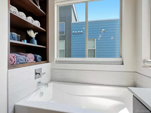 Bath - 8431 E 33rd Ave, Denver, CO 80238 photo 5 of 7