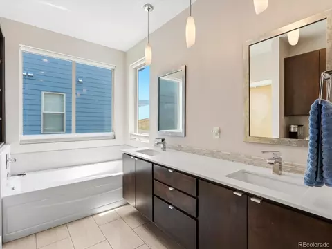 Bath - 8431 E 33rd Ave, Denver, CO 80238 photo 4 of 7